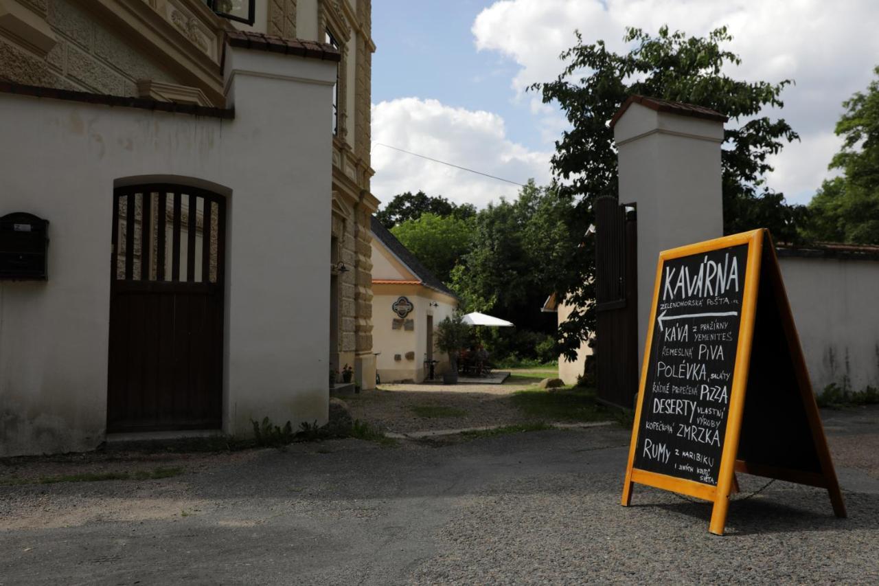 Historicke Apartmany Zelenohorska Posta Nepomuk Bagian luar foto