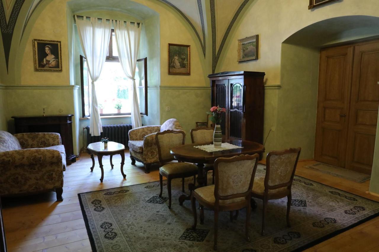 Historicke Apartmany Zelenohorska Posta Nepomuk Bagian luar foto