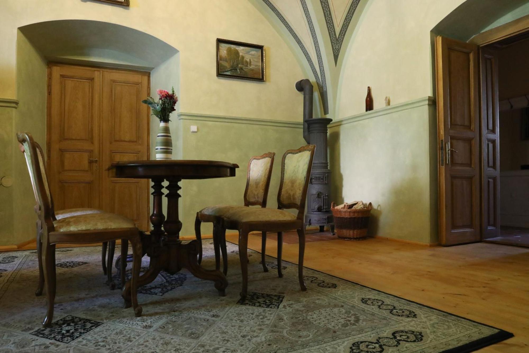 Historicke Apartmany Zelenohorska Posta Nepomuk Bagian luar foto