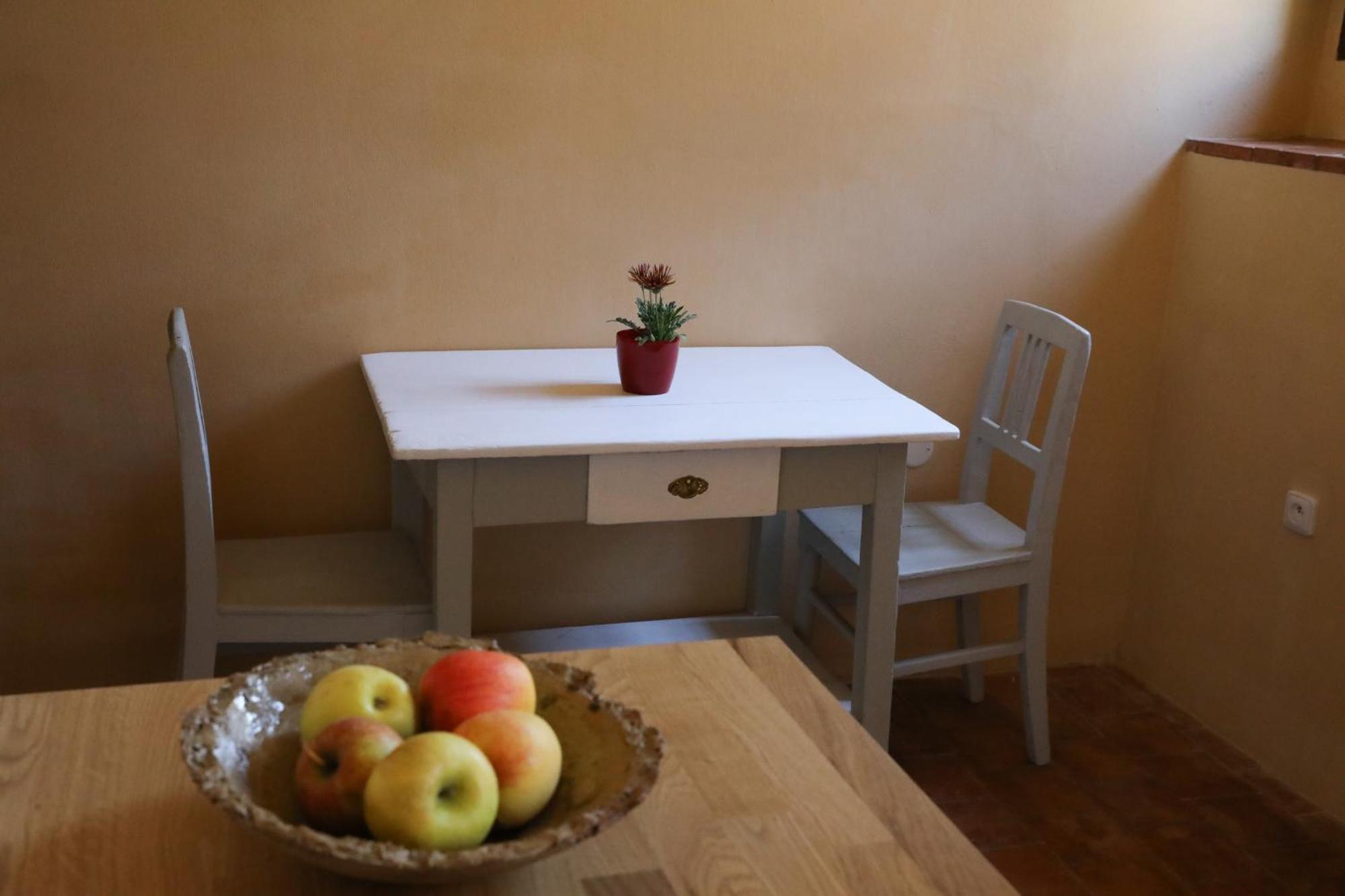 Historicke Apartmany Zelenohorska Posta Nepomuk Bagian luar foto