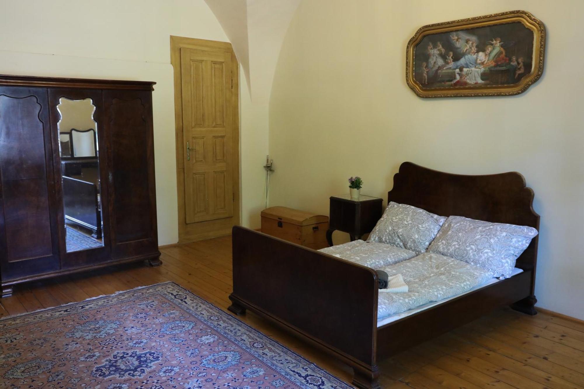 Historicke Apartmany Zelenohorska Posta Nepomuk Bagian luar foto